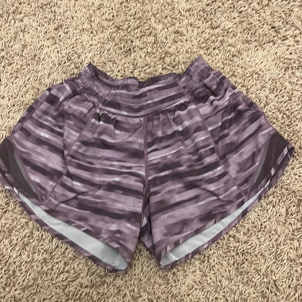 size 6 lululemon hotty hots
